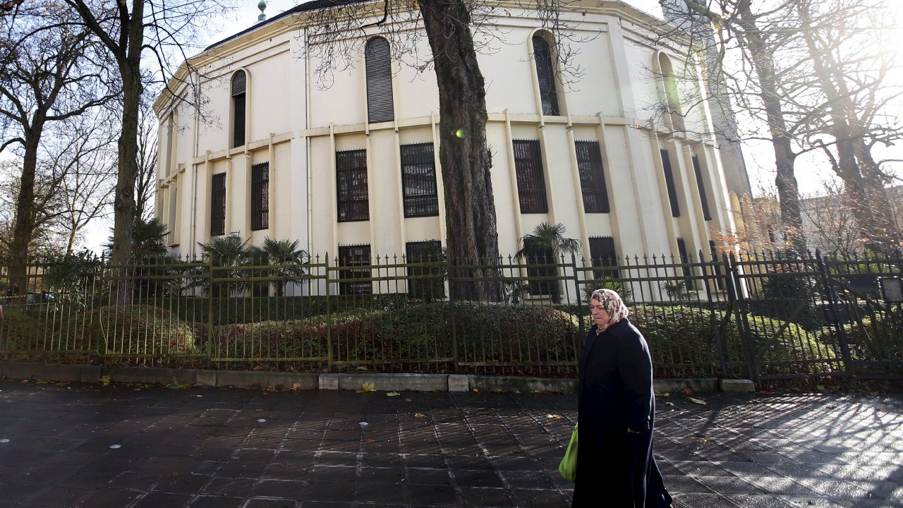 Mosquée Annasr Koekelberg: Spiritual Landmark in Brussels